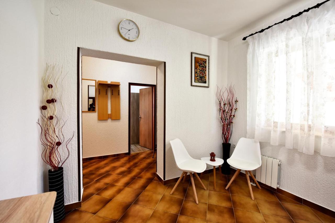 Apartmani Irena Arvaj Πόρετς Εξωτερικό φωτογραφία