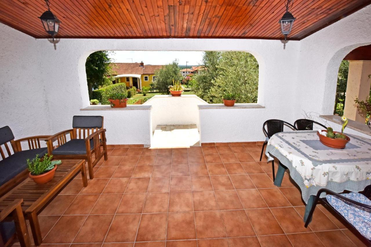 Apartmani Irena Arvaj Πόρετς Εξωτερικό φωτογραφία