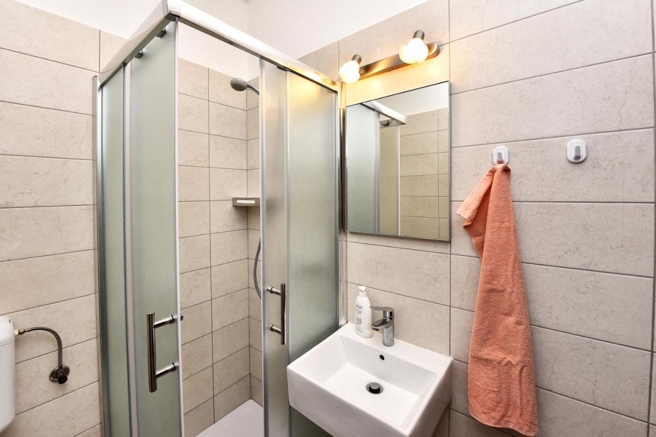 Apartmani Irena Arvaj Πόρετς Εξωτερικό φωτογραφία