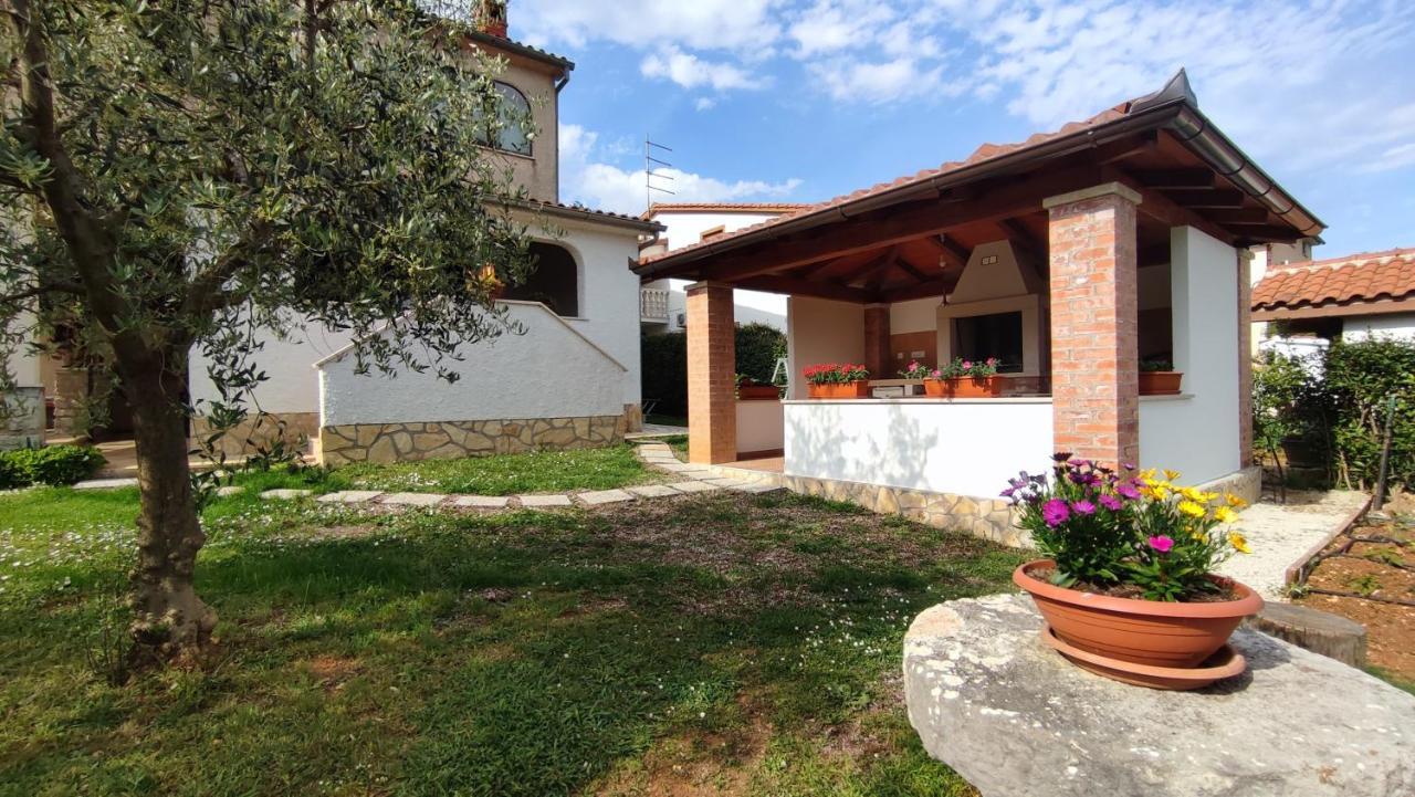 Apartmani Irena Arvaj Πόρετς Εξωτερικό φωτογραφία