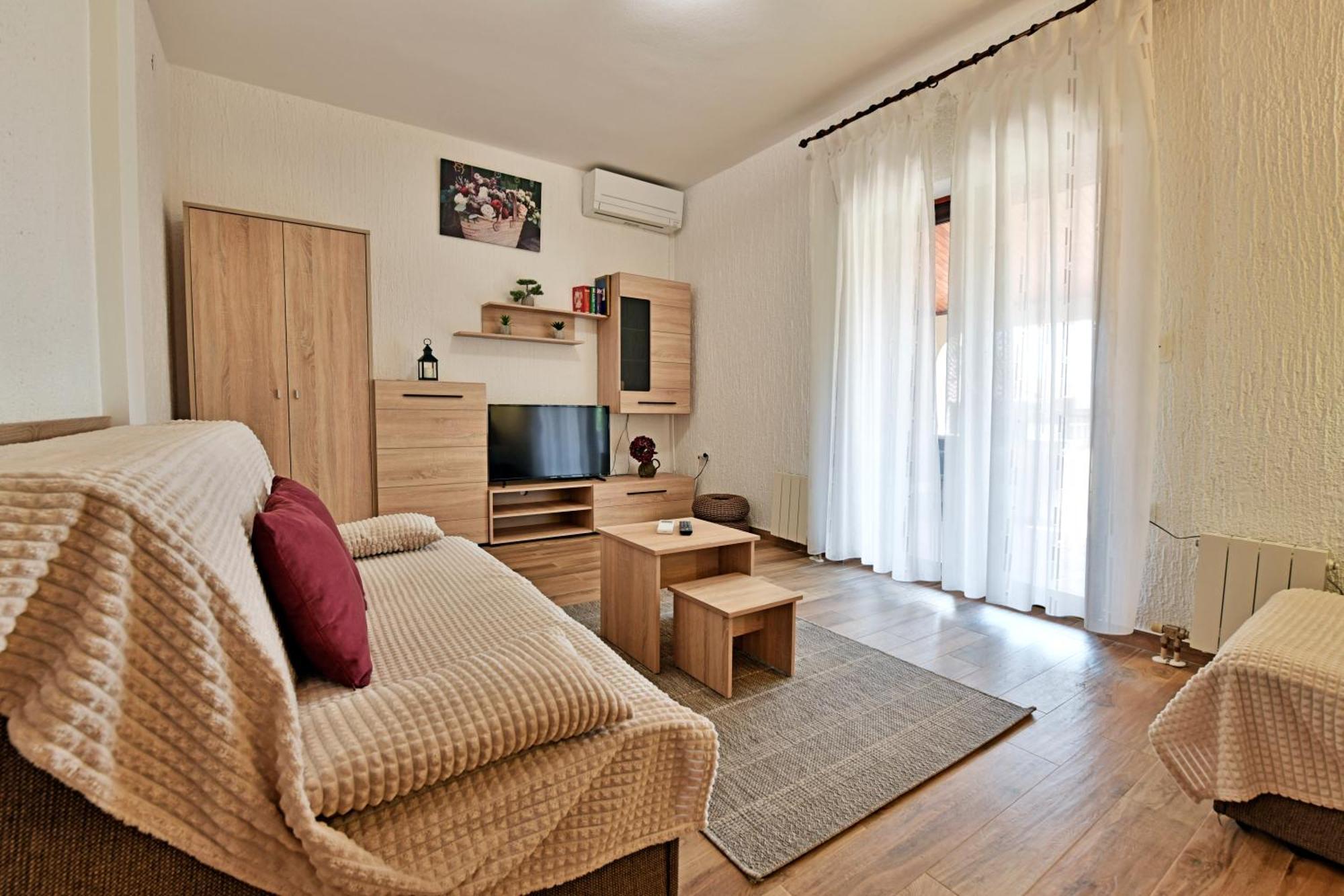 Apartmani Irena Arvaj Πόρετς Εξωτερικό φωτογραφία