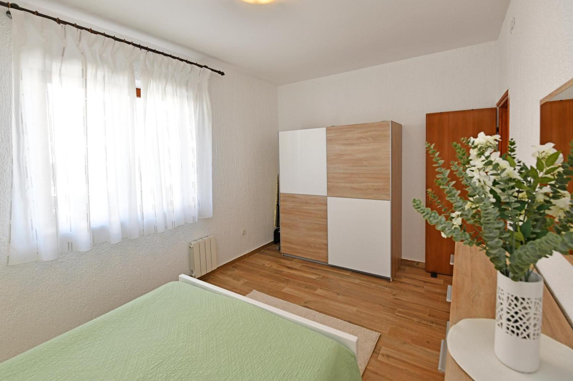 Apartmani Irena Arvaj Πόρετς Εξωτερικό φωτογραφία