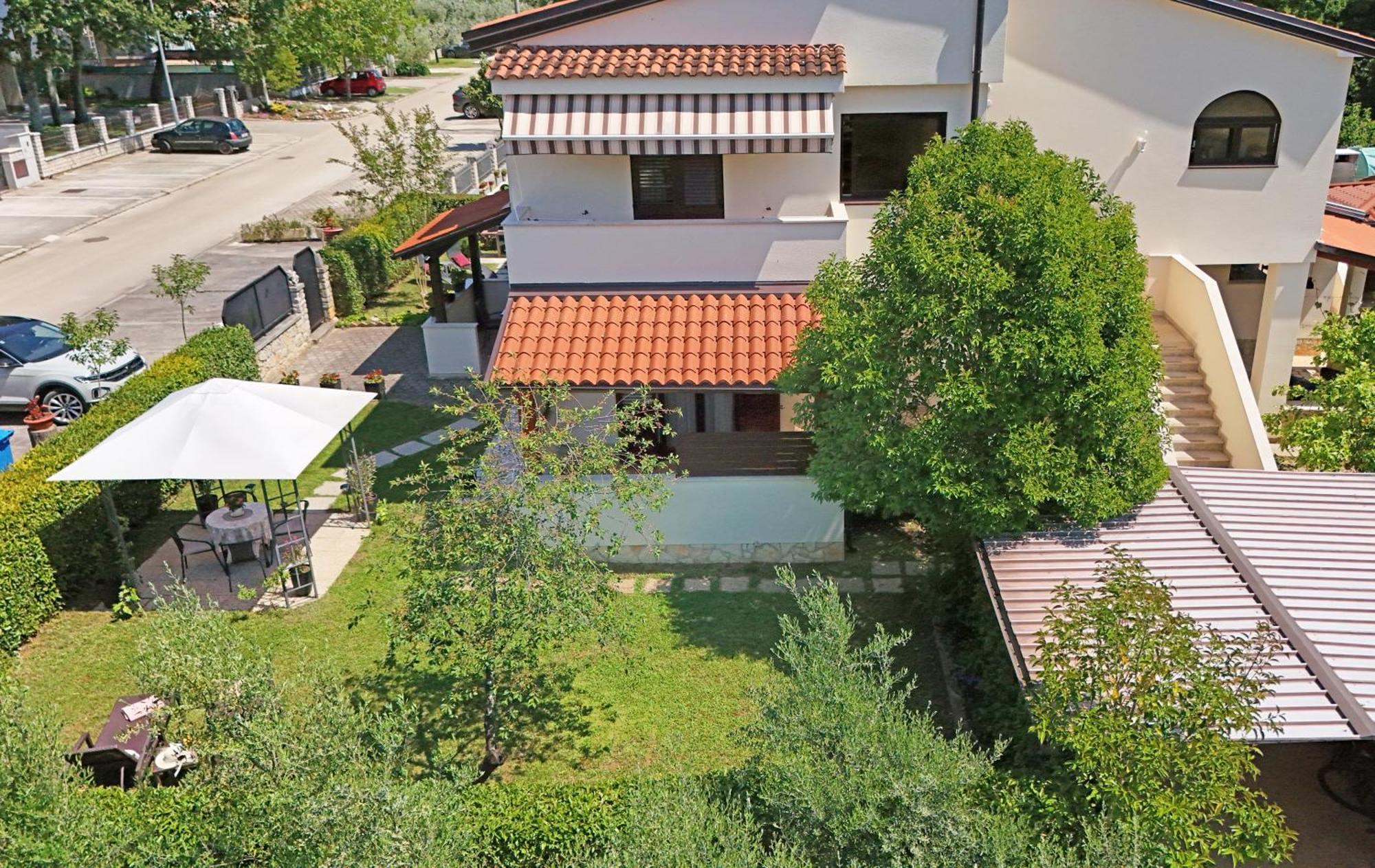 Apartmani Irena Arvaj Πόρετς Εξωτερικό φωτογραφία