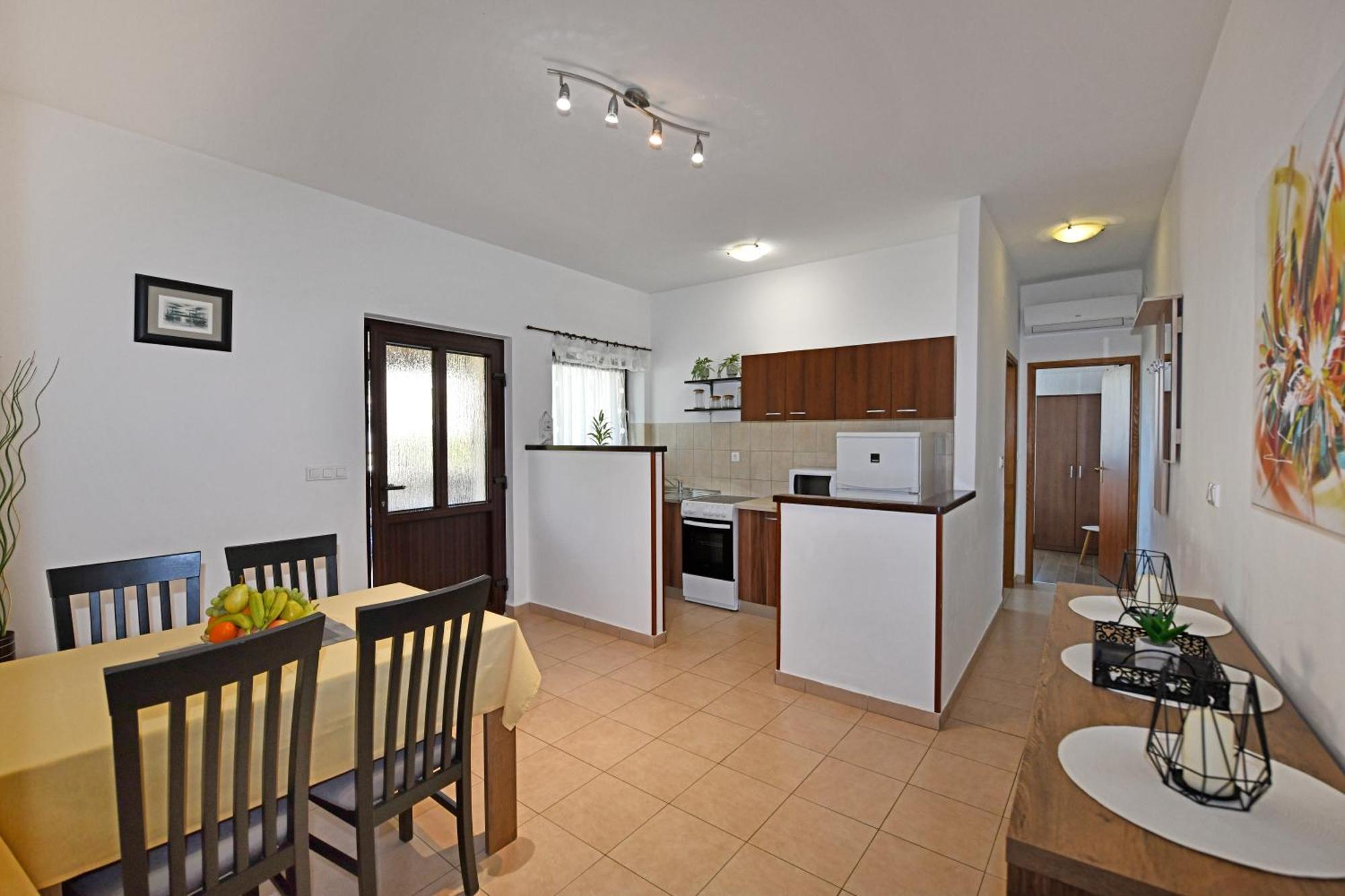 Apartmani Irena Arvaj Πόρετς Εξωτερικό φωτογραφία