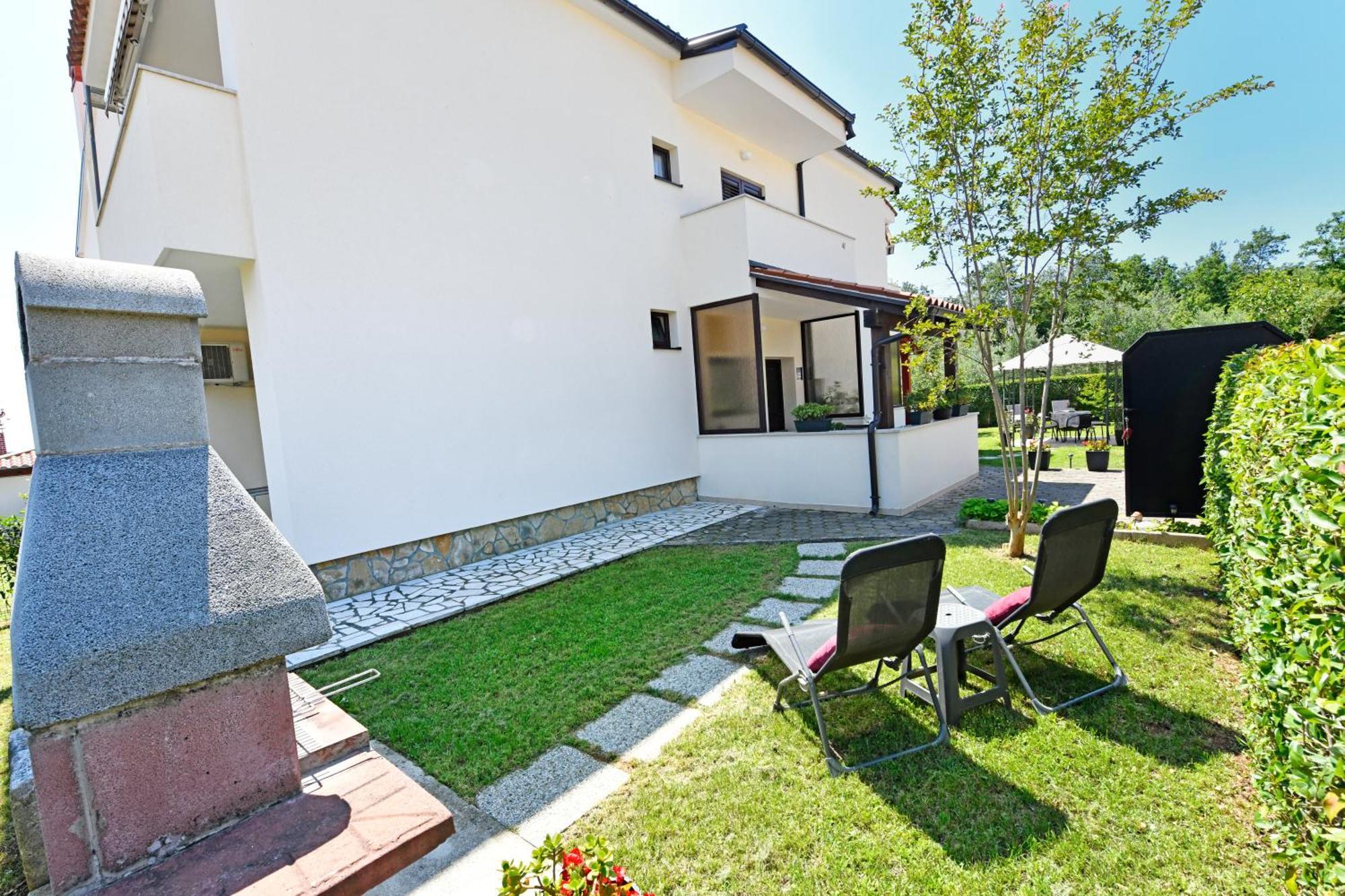 Apartmani Irena Arvaj Πόρετς Εξωτερικό φωτογραφία