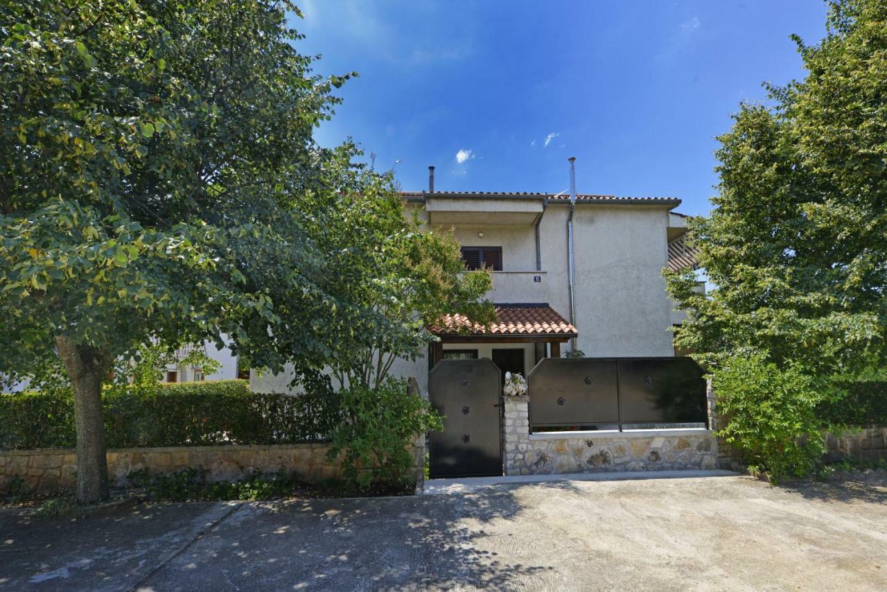 Apartmani Irena Arvaj Πόρετς Εξωτερικό φωτογραφία