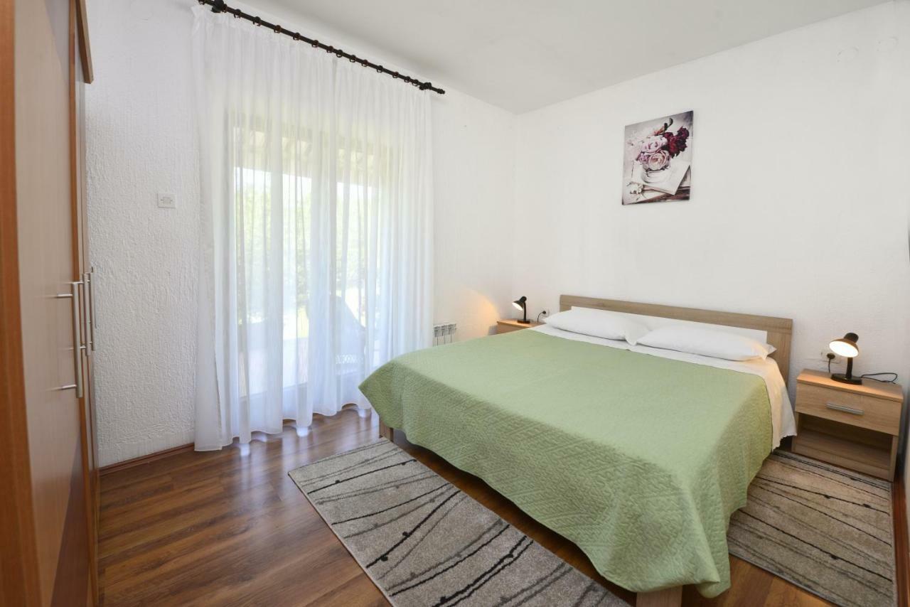 Apartmani Irena Arvaj Πόρετς Εξωτερικό φωτογραφία