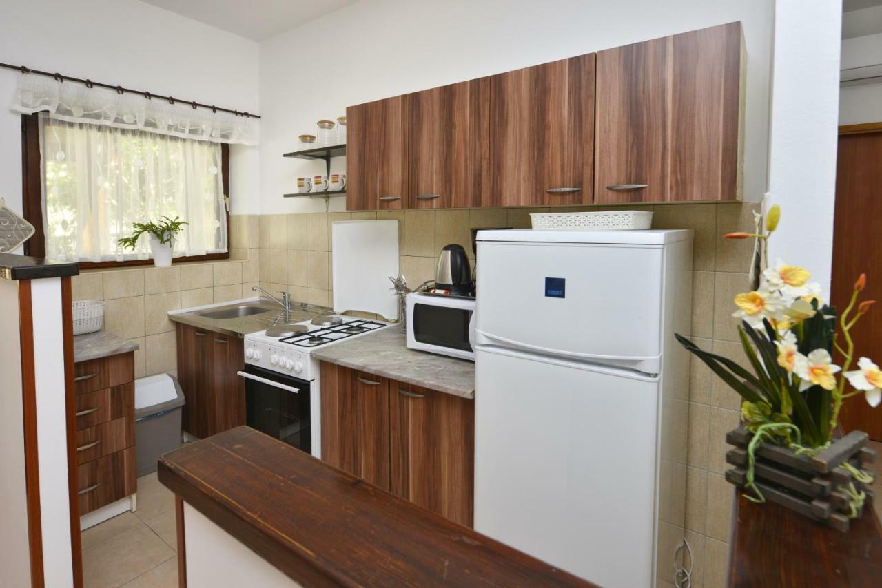 Apartmani Irena Arvaj Πόρετς Εξωτερικό φωτογραφία
